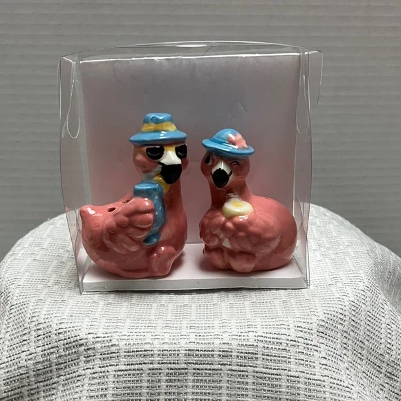 Flamingo Salt and Pepper Shakers - Picture 8 of 8